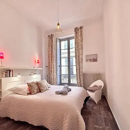 Le 22, T3 Centre Maison Carrée, 2 Appartement Nîmes