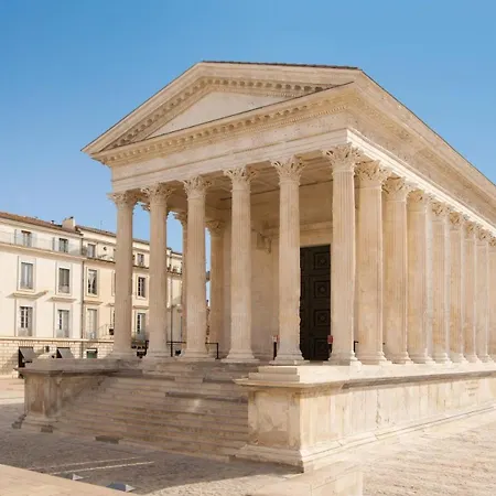 Le 22, T3 Centre Maison Carree, 2 * Nîmes