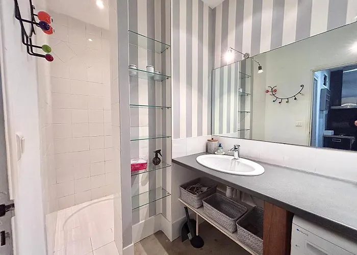 Le 22, T3 Centre Maison Carree, 2 شقة نيم